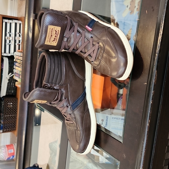 Levi's Brown Leather High Top Lace Up Shoes - Picture 2 of 4